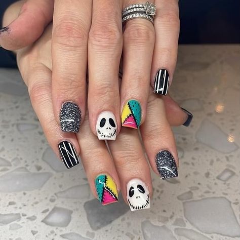 Nightmare Before Christmas Nail Ideas, Jack Skellington Nail Designs, Easy Nightmare Before Christmas Nails, Nmbc Nails, Nightmare Before Christmas Nails Short, Jack And Sally Nails Short, Jack Skeleton Nails, Jack Skellington And Sally Nails, Jack And Sally Nail Designs