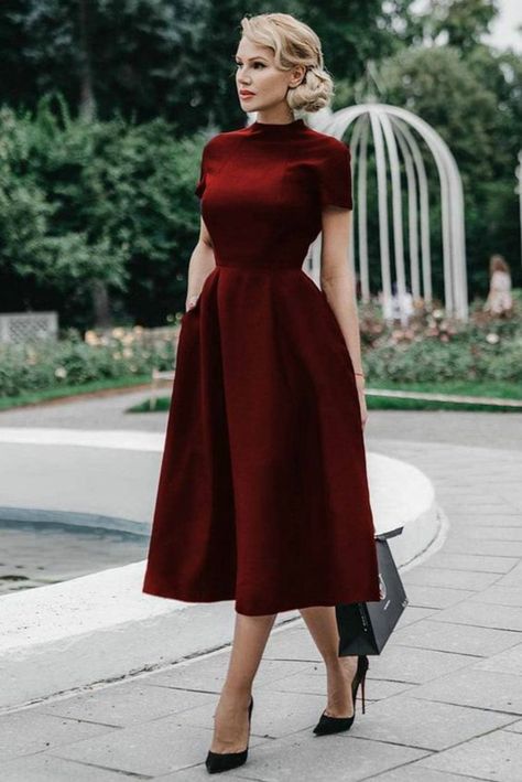 Tea Length Homecoming Dresses, Moda Pin Up, Dresses Tea Length, Tea Length Prom Dress, Popular Prom Dresses, Tea Gown, Classy Prom, Diy Jeans, Satin Homecoming Dress