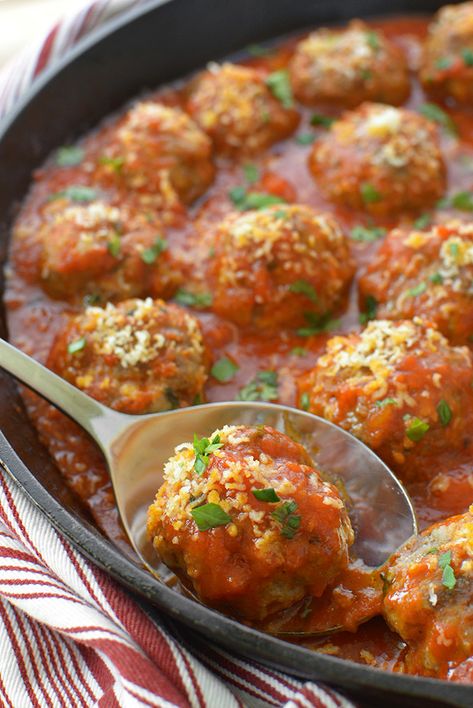 Italian Meatballs with Beef and Pork Pasta Snap, Pork Sausage Meatballs, Sausage Meatballs Recipes, Bacon Peas, Meatballs Beef, Peas Pasta, Italian Sausage Meatballs, Beef And Pork Meatballs, Pasta Simple