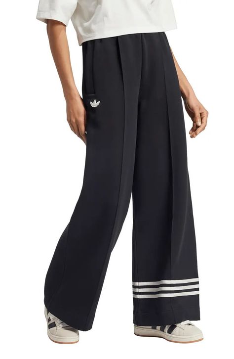 How To Style Track Pants With Outfit Ideas Wide Leg Pants Curvy, Wide Leg Track Pants, Adidas Outfit Women, Black Wide Leg Pants, Adidas Track Pants, Adidas Outfit, Adidas Track, Leg Design, Curvy Outfits