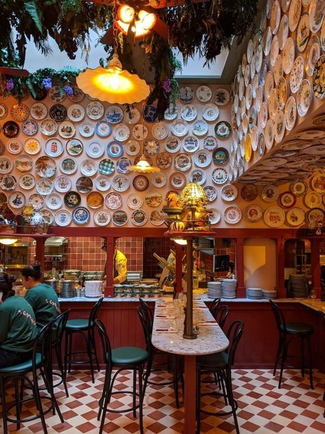 Vintage Italian Restaurant Decor, Trattoria Interior Design, Italian Trattoria Interior, Traditional Italian Restaurant Design, Trattoria Design, Vintage Restaurant Design, Traditional Italian Restaurant, Italian Restaurant Interior Design, Italian Restaurant Design