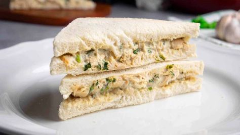 Cheese Chicken Sandwich, Chicken Sandwich Filling, Chicken Sandwich Spread, Chilli Cheese Toast, Cheese Toast Recipe, Club Sandwich Chicken, Cream Cheese Sandwiches, Chicken Sandwich Recipe, Chicken Club