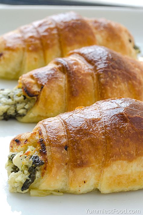 Spinach And Cheese Crescent Rolls, Spinach Feta Stuffed Croissants, Spinach Crescent Roll Recipes, Spinach Cresent Roll Recipes, Spinach And Feta Croissant, Spinach Feta Stuffed Crescents, Spinach Feta Crescent Rolls, Spinach Feta Croissant, Savory Crescent Roll Recipes