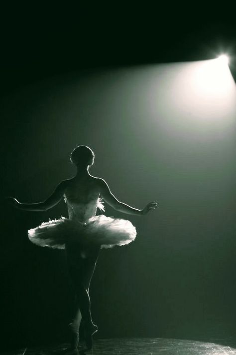 Green Ballerina Aesthetic, Ballet Green Aesthetic, Ballerina Dark Aesthetic, Dark Ballet Aesthetic Wallpaper, Green Ballet Aesthetic, Ballerina Aesthetic Dark, Green Dance Aesthetic, Ballet Aesthetic Dark, Dark Ballerina Aesthetic