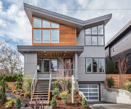 Modern House White Windows, Exterior White Windows, House White Windows, White Windows Exterior, Pacific Northwest House, Modern House White, Industrial House Exterior, Modern Remodel, Beach House Exterior