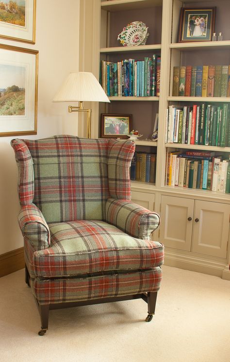 Plaid Living Room Chair, Tartan Furniture, Diy Winter Decorations, Winter Decor Diy, Tartan Chair, Diy Winter Decor, Tartan Decor, Winter Decorating Ideas, River House Decor