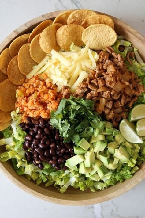 RECIPE / This turkey taco salad recipe is packed full of flavor, texture and nutrients. It's loaded with protein and veggies, a dinner or quick lunch idea everyone can enjoy. Plus, it's gluten-free, healthy and easy. | SBK Living Turkey Taco Salad Recipe, Turkey Taco Salad, Taco Salad Recipe, Turkey Taco, Frozen Cauliflower Rice, Taco Salad Recipes, Turkey Tacos, Frozen Banana Bites, Building A Home