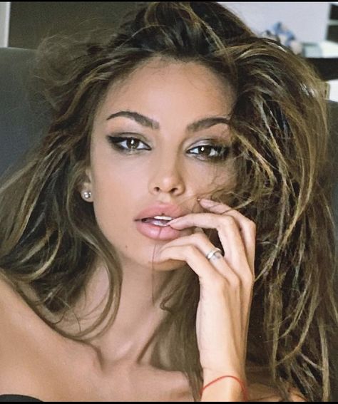 Madalina Diana Ghenea, Madalina Ghenea, Mădălina Diana Ghenea, Diverse Beauty, Feminine Energy Aesthetic, Italian Beauty, Makeup Makeover, Vintage Models, Just Video