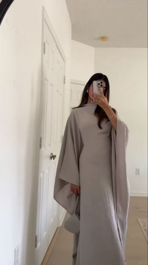 Classy Modest Outfits Hijab, Arab Aesthetic Clothes, Elegant Modest Outfits, Satin Modest Dress, Arab Fashion Modern, Arabic Look, Abaya Summer, Luxury Abaya Aesthetic, Classy Modest Dresses