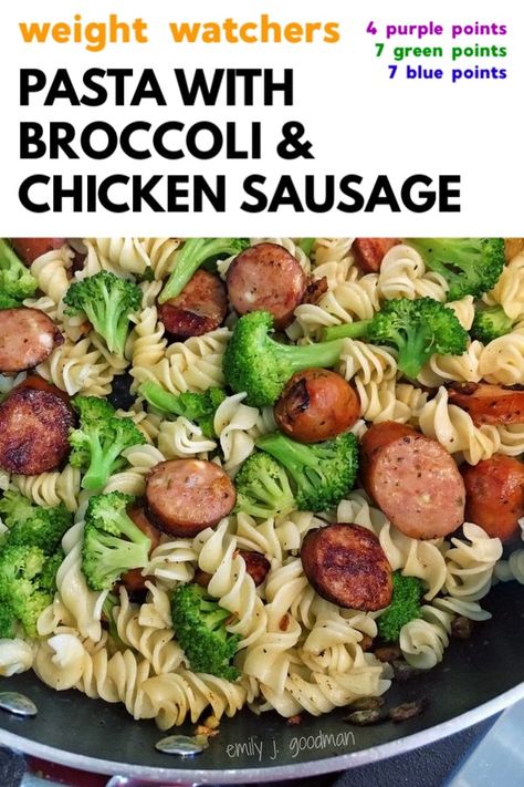 WW Pasta with Broccoli and Chicken Sausage #ww #wwonline #weightwatchers #wholefoods #easyrecipes #dinner #pasta #mealplanning #mealprep #mealplan #carrieellefood 21 Day Fix Pasta, 21 Day Fix Recipes, Sausage And Broccoli, Chicken Sausage Recipes, Pasta With Broccoli, Chicken Sausage Pasta, Sausage Dinner, 21 Day Fix Meal Plan, Broccoli Chicken