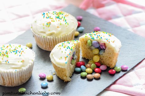 Healthy Muffins, Cupcake Muffins, Food Cakes, Mini Desserts, Marzipan, Muffin Recipes, Scones, Easy Desserts, Cupcake Toppers