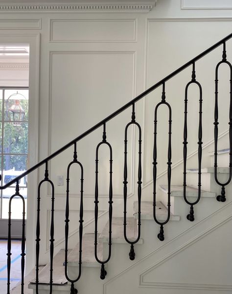 French Stair Railing, French Iron Railing, Wall Stairs Design, Staircase Design Iron, Parisian Staircase, Cozy Car Interior, Banisters And Railings, Art Deco Staircase, Iron Staircase Railing