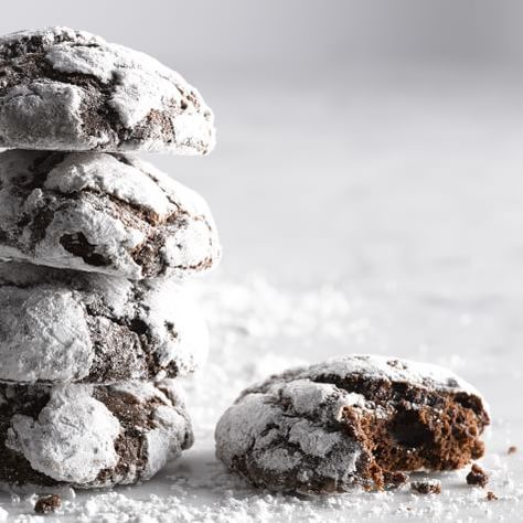 Chocolate Peppermint Crinkle Cookies | Williams Sonoma Peppermint Crinkle Cookies Recipe, Chocolate Peppermint Crinkle Cookies, Peppermint Crinkle Cookies, William Sonoma Recipes, Favorite Holiday Desserts, Crinkle Cookies Recipe, Chocolate Crinkle, Plats Healthy, Best Holiday Cookies