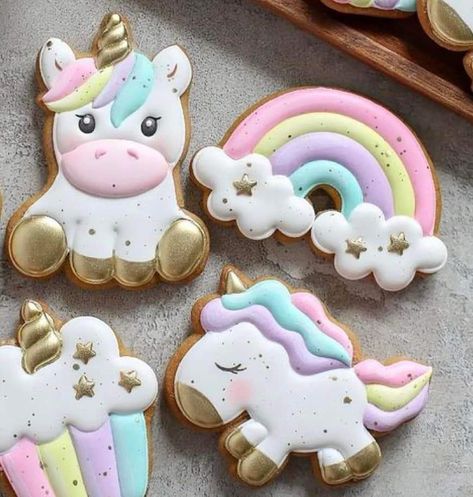 Unicorn Cookies Fondant, Unicorn Cookies Birthday, Unicorn Themed Cookies, Unicorn And Rainbow Cookies, Unicorn Royal Icing Cookies, Unicorn Decorated Cookies, Cookies Arcoiris, Rainbow Cookies Decorated, Unicorn Cookies Decorated