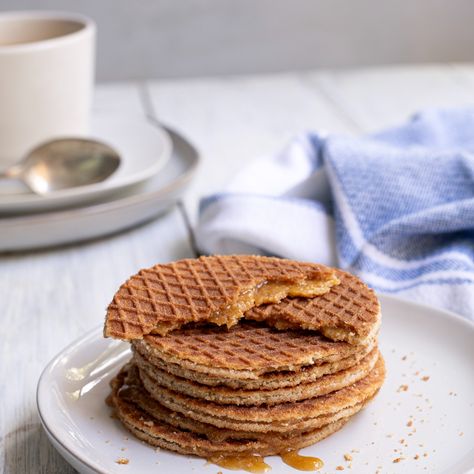 Dutch Waffle Company | The Ultimate Stroopwafel Experience Stroopwafel Aesthetic, Dutch Waffles, Mothers Day Chocolates, Fair Trade Chocolate, Baked Pie Crust, Stroopwafel, Wafer Cookies, The American Dream, No Bake Pies