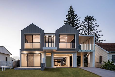 Twin Gable House - Werri Beach - iarchitecture Double Gable Roof, Twin Gable House, Gable House, Gable Roof, Facade Design, Beach Houses, House Inspiration, Beach House, Building A House