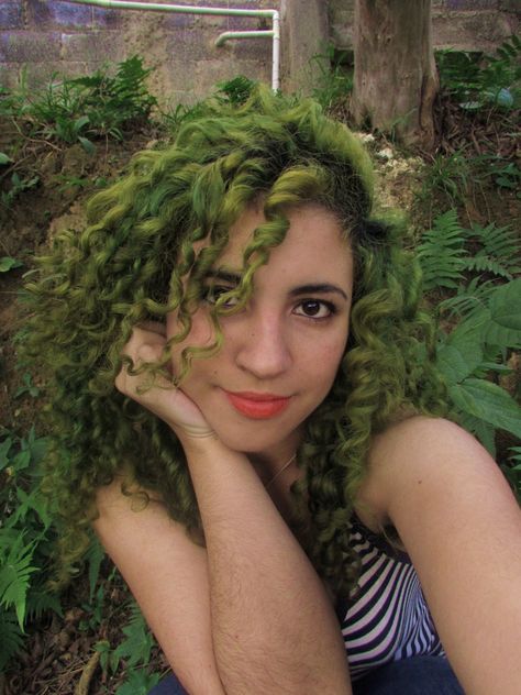 Orange Highlights Curly Hair, Moss Colored Hair, Earthy Green Hair, Dark Green Hair Curly, Muddy Green Hair, Green Curly Hair Natural Curls, Moss Hair Color, Green Hair Tan Skin, Mossy Green Hair