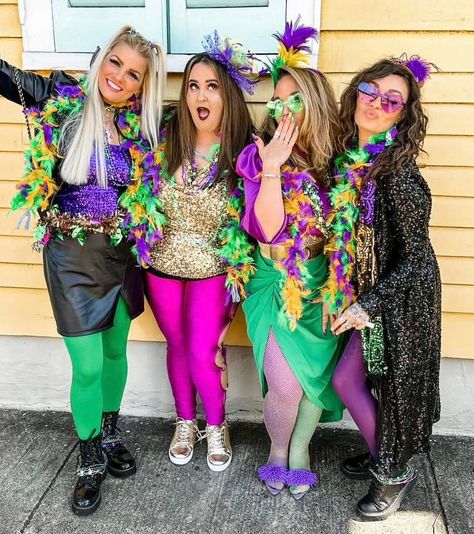 Mardigrass Ideas Outfit, Diy Mardi Gras Outfit, Mardi Gras Outfit Ideas, Cute Mardi Gras Outfit, Mardi Gras Parade Outfit, Mardi Gras Attire, Mardi Gras Photos, Dance Attire, Mardi Gras Outfits