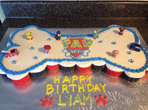 Paw Patrol cupcake cake! Birthday Paw Patrol, Birthday Cupcakes Boy, Paw Patrol Cupcakes, Paw Patrol Birthday Theme, Paw Patrol Birthday Cake, Ideas Cupcakes, Pull Apart Cake, Cupcakes Birthday, 3rd Birthday Cakes