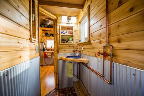 mitchcraft bath Tiny Cabin Bathroom, Tiny Home Bathroom, Tiny Home Interior Design, Tiny Home Bathrooms, Tiny House Bathroom Ideas, Cabin Bathrooms, Best Bathroom Designs, Building A Tiny House, Tiny House Inspiration