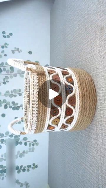 Diy Basket Ideas Crafts, Recycling Cardboard Ideas, Creative Recycled Projects, Rope Wreath Diy, Recycling Cardboard, Rope Craft Ideas, Baskets Ideas, Diy Rope Basket, Coiled Fabric Basket