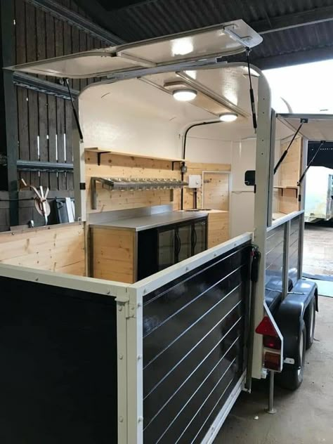 Drink Trailer Ideas, Smoothie Trailer, Lemonade Trailer, Trailer Bars, Horsebox Conversion, Beverage Trailer, Lemonade Truck, Ice Cream Trailer, Float Bar