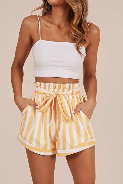 Flowy Shorts Outfit, Paper Bag Shorts, Diy Vetement, Flowy Shorts, Outfit Trends, Mini Shorts, Cute Summer Outfits, Outfits Casual, Looks Vintage