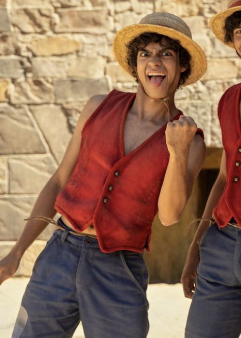 Luffy One Piece Live Action, Live Action Luffy, Monkey D Luffy Live Action, Monkey D Luffy Cosplay, Luffy's Hat, Luffy Costume, Luffy Live Action, Cosplay Luffy, Inaki Godoy