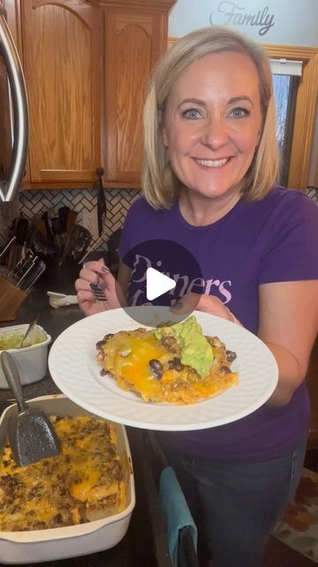 Megan Salois on Instagram: "I’m thinking this could be a great dinner option for a crowd on Christmas Eve! Beef Enchiladas Casserole is so easy to make and so satisfying. Here’s how simple it is! #dinnerideas #dinnerrecipes #casserole #mexicanrecipe #enchiladas #christmasevemenu #letsgetcooking @pamperedchef" Beef Enchiladas Casserole, Southwest Food, Enchiladas Casserole, Beef Enchilada Casserole, Southwest Recipes, Beef Enchilada, Mexican Meals, Beef Enchiladas, Enchilada Casserole