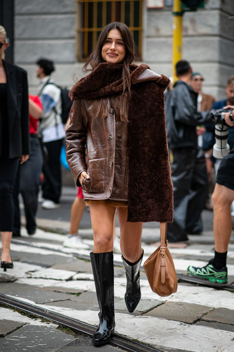 Brown Leather Jacket Outfit, Fashion Week 2024, Milan Fashion Week Street Style, Milano Fashion, Italy Outfits, Fall 24, Leather Jacket Outfits, Milano Fashion Week, The Best Street Style