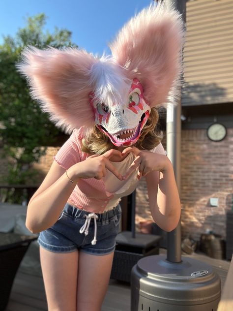 Pink Dino Mask Ideas, Pink Therian Mask, Dino Fursuit, Raptor Masks, Dinomask Fursuit, Dinomask Ideas, Dino Mask Paint Ideas, Dino Masks, Therian Masks