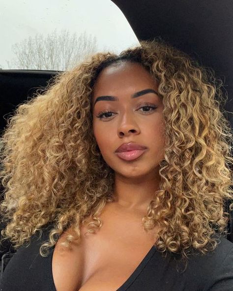 Sasha Ellese on Instagram: "➰" Curly Hair Beach Photoshoot, Honey Blonde On Curly Hair, Curly Dyed Hair Natural Curls Blonde, Blonde Curls Black Women, Honey Blonde Hair On Black Women Curls, Blonde 3c Hair, Dyed Natural Hair Blonde, Honey Blonde Natural Hair Black Women, Honey Curly Hair