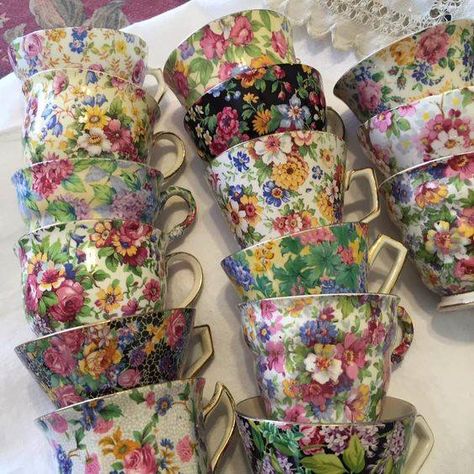 https://www.facebook.com/TeaWithMillie/photos/a.1831467887093504/2143075329266090/?type=3 Chintz China, Pretty China, China Dishes, Teapots And Cups, My Cup Of Tea, China Cups, Tea Art, Cups And Saucers, Antique China