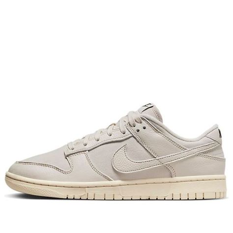 Nike Dunk Low 'Light Orewood Brown' DZ2538-100 Dunks Men, Dunks Outfit, Nike Fashion Shoes, Sneakers Collection, Shoes Collection, Swag Shoes, Your Shoes, Nike Dunk Low, Sneaker Collection