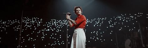 Harry Styles Youtube Banner, Landscape Harry Styles, Harry Styles Landscape, Pack Twitter, Harry Styles Gif, Youtube Banner Backgrounds, Music Journal, Twitter Header Pictures, Harry Styles Concert