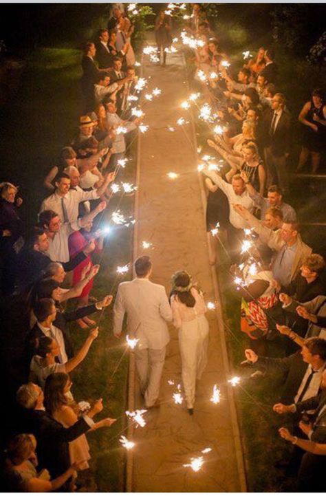 Wood Chair Wedding, Dream Wedding Decorations, Wedding Planning Decor, Wedding Sparklers, Inexpensive Wedding, Wedding Activities, Future Wedding Plans, Wedding Mood, Wedding Deco