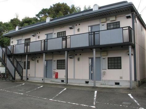 Japanese Apartment Exterior, Japanese Apartment Building, Small Japanese Apartment, Small Apartment Complex, Apartment Building Exterior, Small Apartment Building Design, Japan Apartment, Japanese Apartment, Small Apartment Building