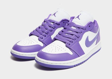 Pink Dunks, Sneakerhead Room, Fun Shoes, Trendy Shoes Sneakers, Nike Shoes Girls, Preppy Shoes, Pretty Shoes Sneakers, All Nike Shoes, Purple Nikes