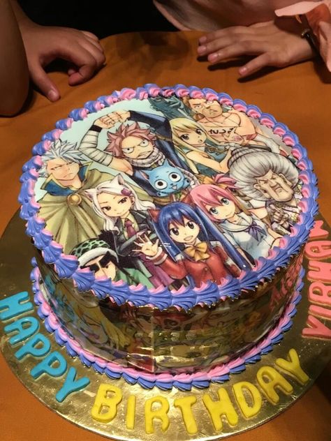 I want this cake for my birthday SO MUCH Anime Cake Ideas, Fairy Tail Birthday, Fairytail Anime, Anime Birthday, Anime Cake, Fairy Tail Love, Popular Trends, A Birthday Cake, Character Cakes