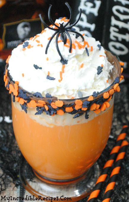 Halloween Hot Chocolate, Dessert Nachos, Halloween Appetizers Easy, Postres Halloween, Kids Halloween Food, Thanksgiving Appetizer Recipes, Appetizers For Kids, Pepperocini Recipes, Halloween Sweets