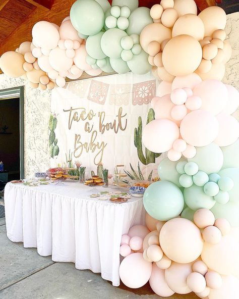 Succulent Baby Shower Ideas, Cactus Baby Shower Ideas, Cactus Garland, Pastel Balloon Garland, Mexican Theme Baby Shower, Baby Shower Balloon Arch, Mexican Baby Shower, Balloons Arch, Sprinkle Shower