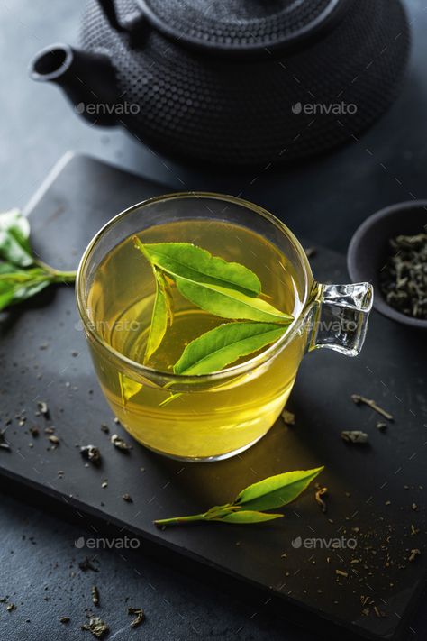 Hot Green Tea Aesthetic, Green Tea Photoshoot, Green Tea Photography, Green Tea Aesthetic, Fat Burning Lunch, Plate On Table, Cup On Table, Hot Green Tea, Healing Tea Recipes