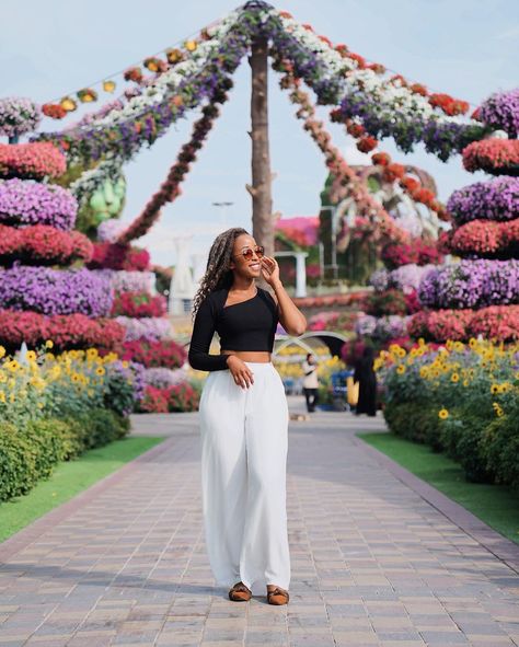 Dubai Fashion Women Outfits, Dubai Outfits For Women, Dubai Fashion Women, Miracle Garden Dubai, Things To Do In Dubai, Dubai Outfits, Miracle Garden, 2019 Style, Desert Safari