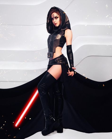 Female Sith Costume, Sith Woman, Female Sith Cosplay, Sith Makeup Female, Star Wars Cosplay Women, Sith Lord Cosplay, Sith Makeup, Sith Cosplay, Female Sith