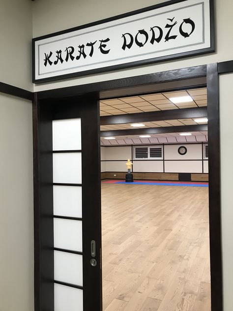 Karate Studio Design, Karate Studio, Dojo Design, Dojo Ideas, Wing Chun Martial Arts, Karate Dojo, Athletic Center, Ballet Studio, Martial Arts School