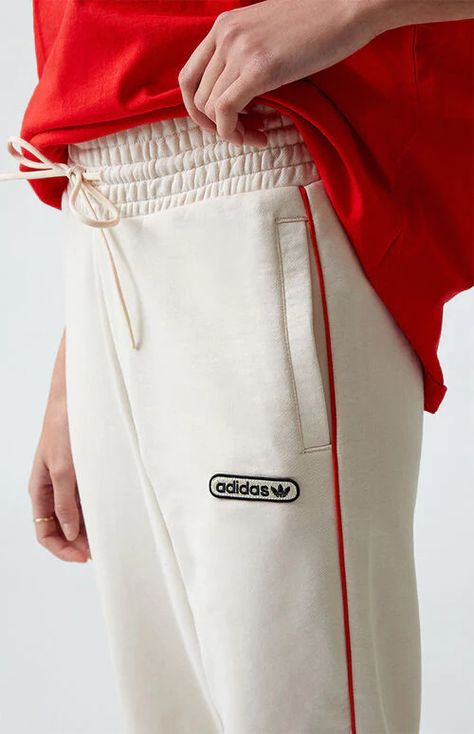 Adicolor Off White '70s Sweatpants Men Street Outfit, Activewear Inspiration, Silk Kurti Designs, Hoodie Outfit Men, Sports Sweatpants, Fashion Design Template, Sweatpants Style, Adidas Fashion, Mens Pants Fashion