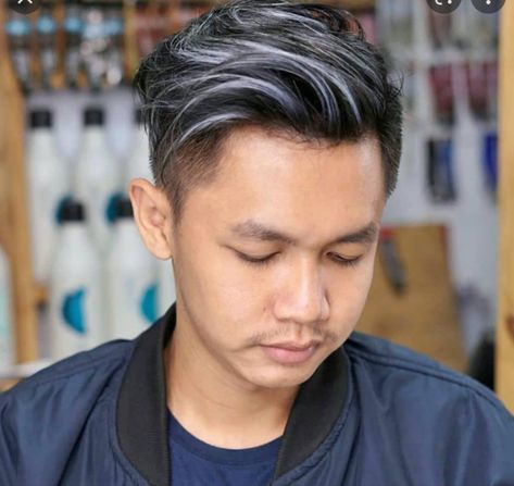 Men Balayage, Hair Highlights For Men, Grey Hair Color Men, Men Hair Color Highlights, Highlights For Men, Silver Hair Men, Haircut And Style, White Blonde Highlights, Silver Hair Highlights