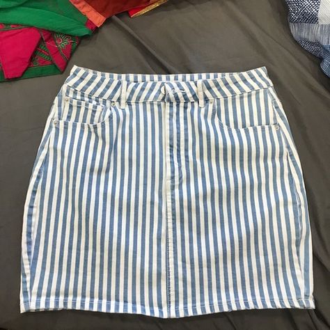 striped blue/white denim skirt Blue And White Skirt Outfit Stripes, Blue Denim Skirt Outfit, White Skirt Outfits, Denim Skirt Outfits, White Denim Skirt, Blue Denim Skirt, Striped Jeans, Skirt Outfit, Stripe Skirt