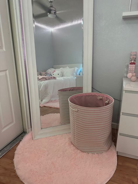 Cute Room Inspo Sanrio, Plain Room Decor, Mirror In Corner, Room Ideas Hello Kitty, Room Hello Kitty, Kawaii Minimalist, Room Organization Bedroom, Sanrio Pink, Luxury Room