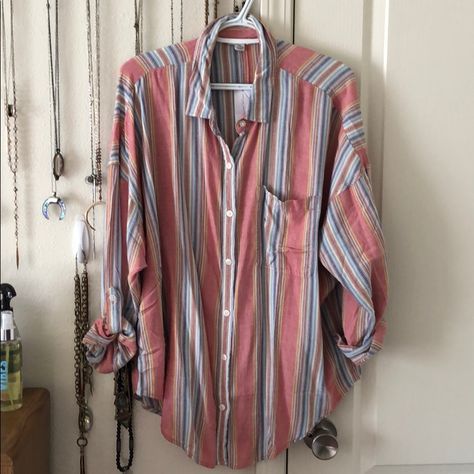 American Eagle Button Up // Size Large // Slightly Oversized // Nwt Western Button Up Shirts Woman, Womens Western Button Up Shirts, Country Style Cotton Button-up Tops, Plus Size Western Fashion, Cute Oversized Western Shirts, Western Style Relaxed Fit Button-up Tops, Jean Button Up Shirt, Country Western Outfits, Western Style Shirt